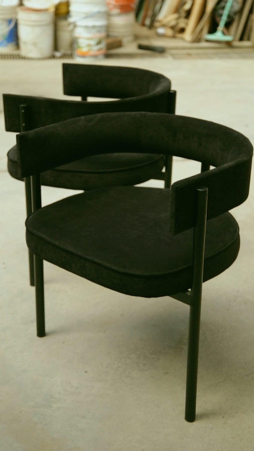 Silla Gorriti de hierro negro y tapizado verde